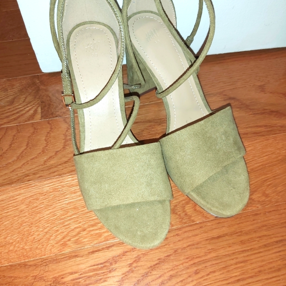 H&M GREEN HEELS